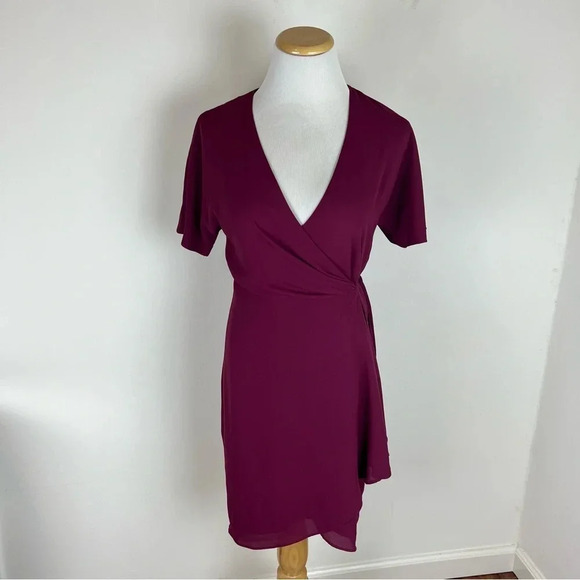 Aritzia Babaton Wallace Red Maroon Short Sleeve Wrap Dress Size XS B37 - Picture 3 of 8
